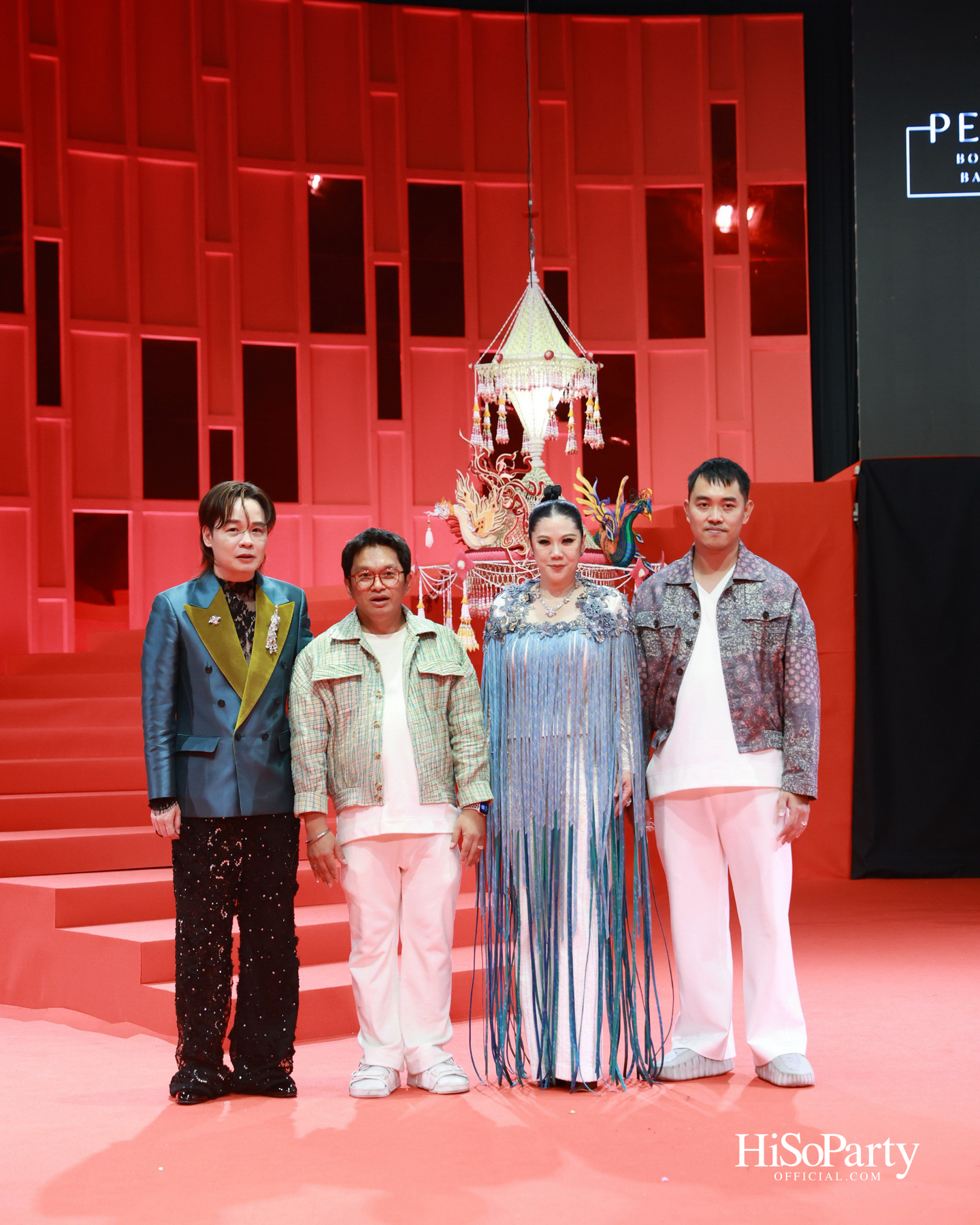 ‘THREADS OF AMAZING THAILAND’ ถ่ายทอดเสน่ห์ผ้าไทยร่วมสมัย ผสานความงดงามแห่งอัญมณีจาก Beauty Gems