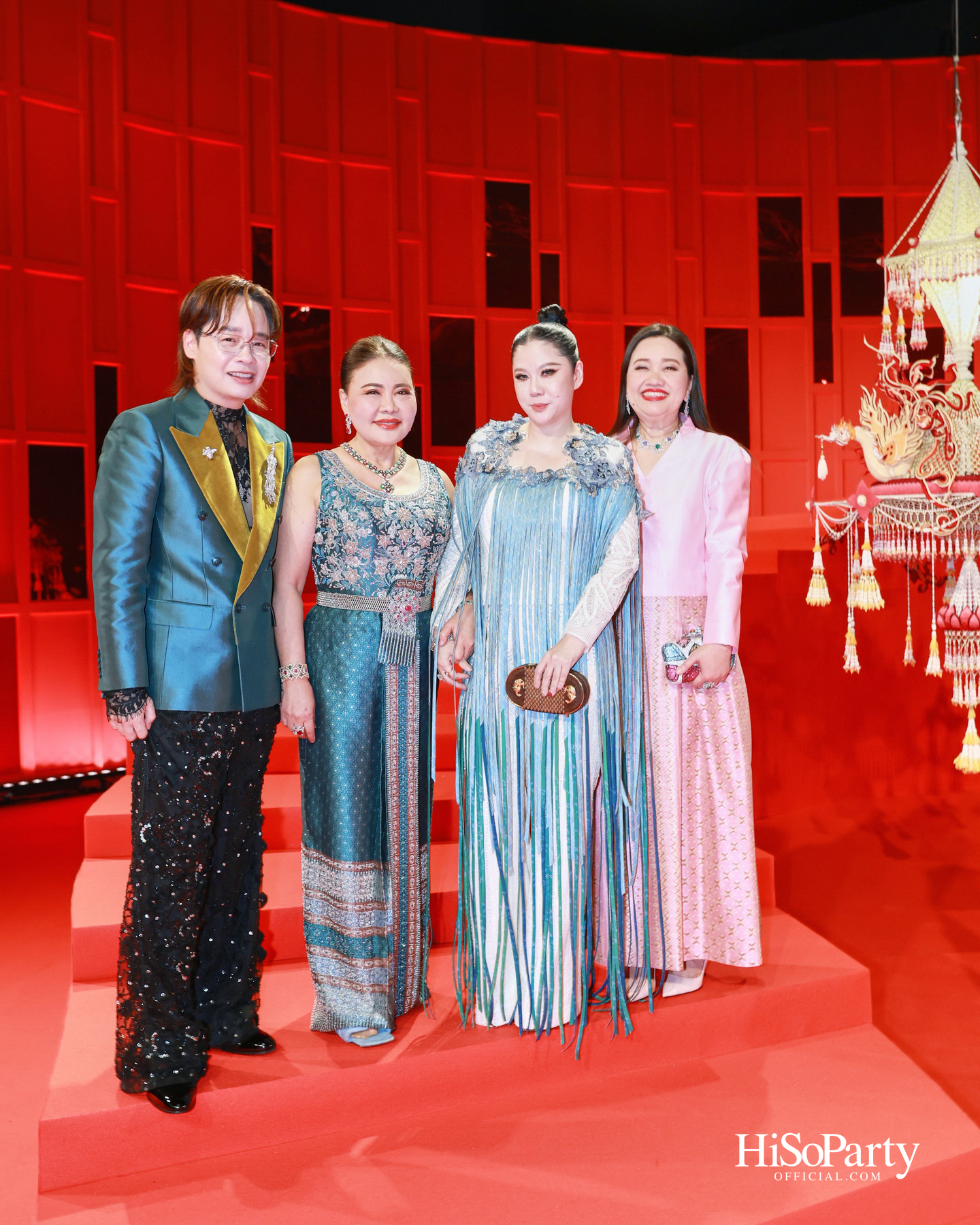 ‘THREADS OF AMAZING THAILAND’ ถ่ายทอดเสน่ห์ผ้าไทยร่วมสมัย ผสานความงดงามแห่งอัญมณีจาก Beauty Gems