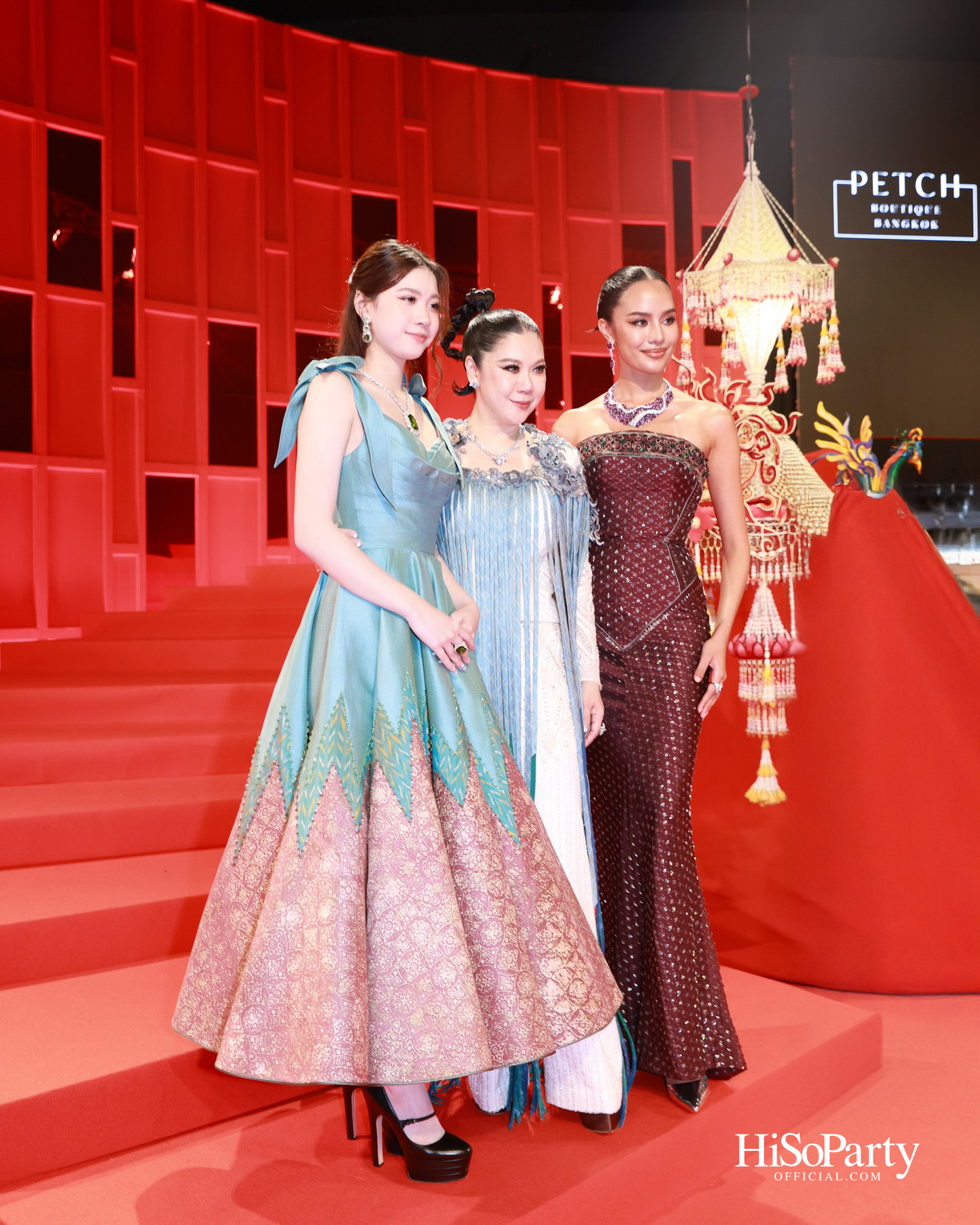 ‘THREADS OF AMAZING THAILAND’ ถ่ายทอดเสน่ห์ผ้าไทยร่วมสมัย ผสานความงดงามแห่งอัญมณีจาก Beauty Gems