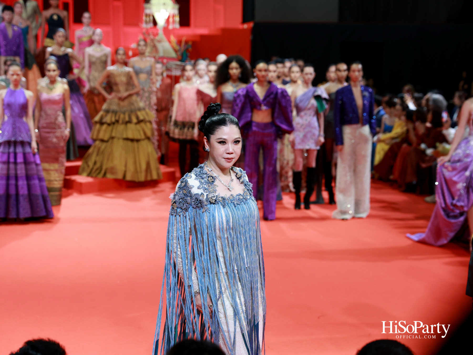 ‘THREADS OF AMAZING THAILAND’ ถ่ายทอดเสน่ห์ผ้าไทยร่วมสมัย ผสานความงดงามแห่งอัญมณีจาก Beauty Gems