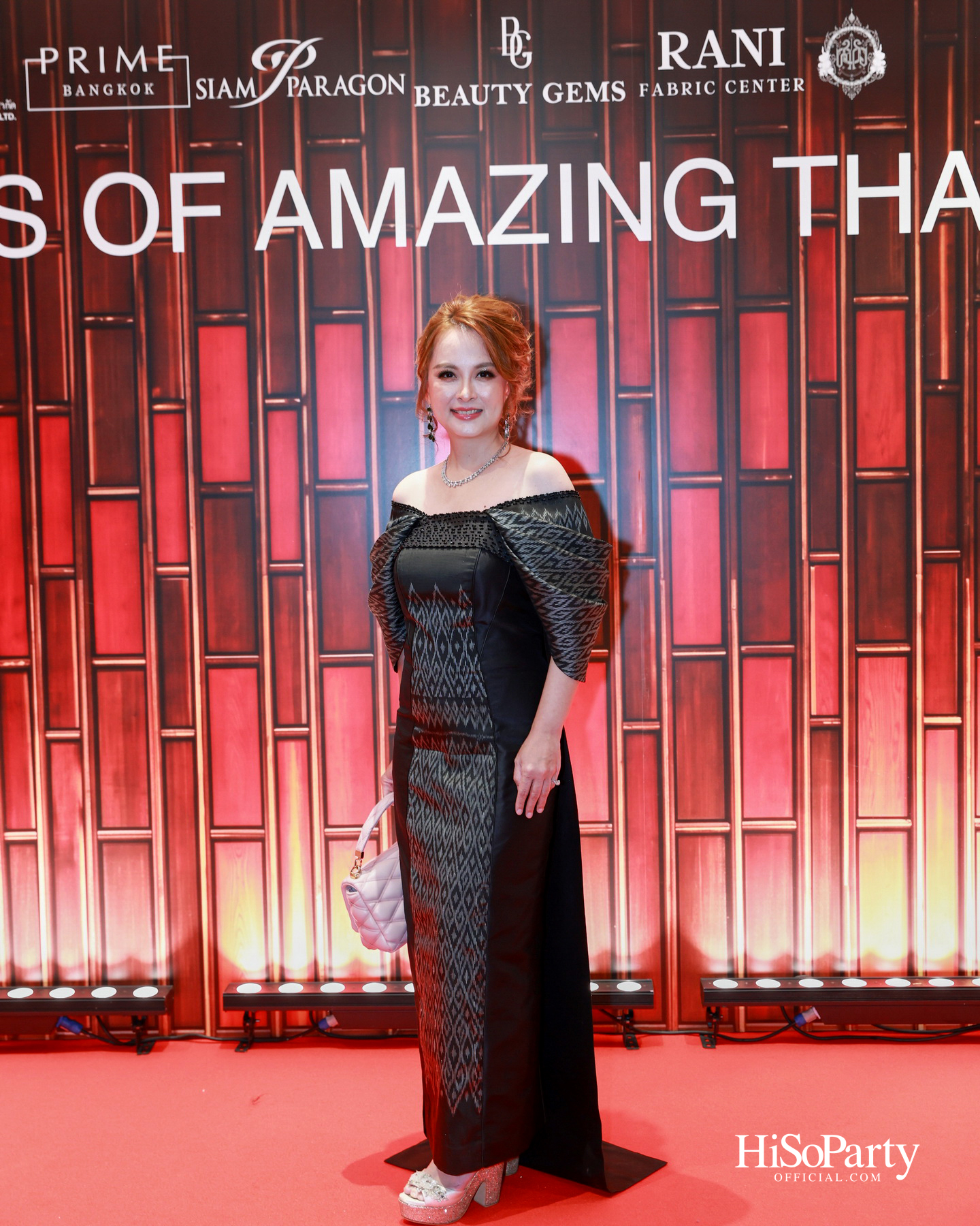 ‘THREADS OF AMAZING THAILAND’ ถ่ายทอดเสน่ห์ผ้าไทยร่วมสมัย ผสานความงดงามแห่งอัญมณีจาก Beauty Gems