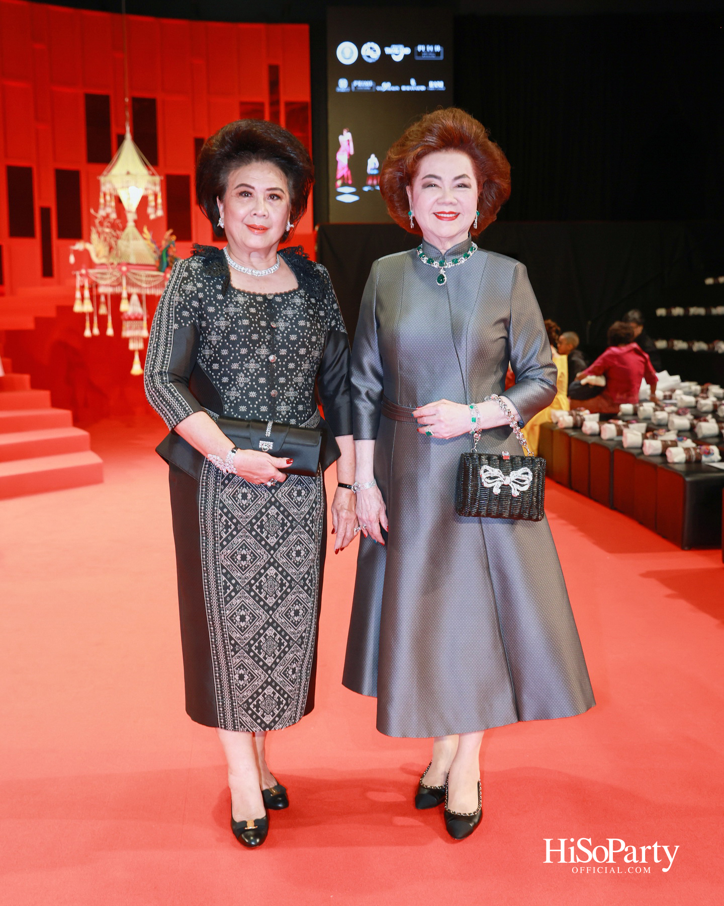 ‘THREADS OF AMAZING THAILAND’ ถ่ายทอดเสน่ห์ผ้าไทยร่วมสมัย ผสานความงดงามแห่งอัญมณีจาก Beauty Gems