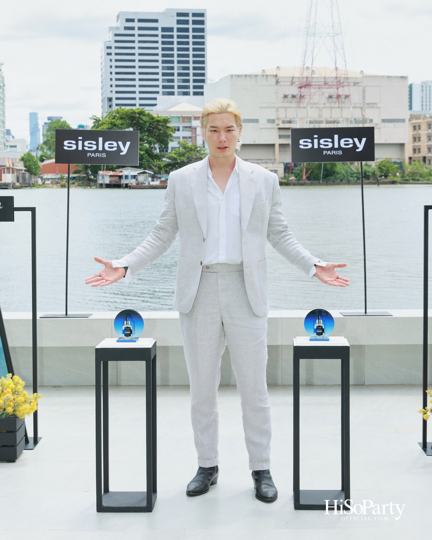 Sisley เปิดตัว ‘Revitalizing Fortifying Super Serum Advanced Formula ‘Le Super Serum’ เซรั่มสูตรใหม่เพื่อการดูแลหนังศีรษะและเส้นผม