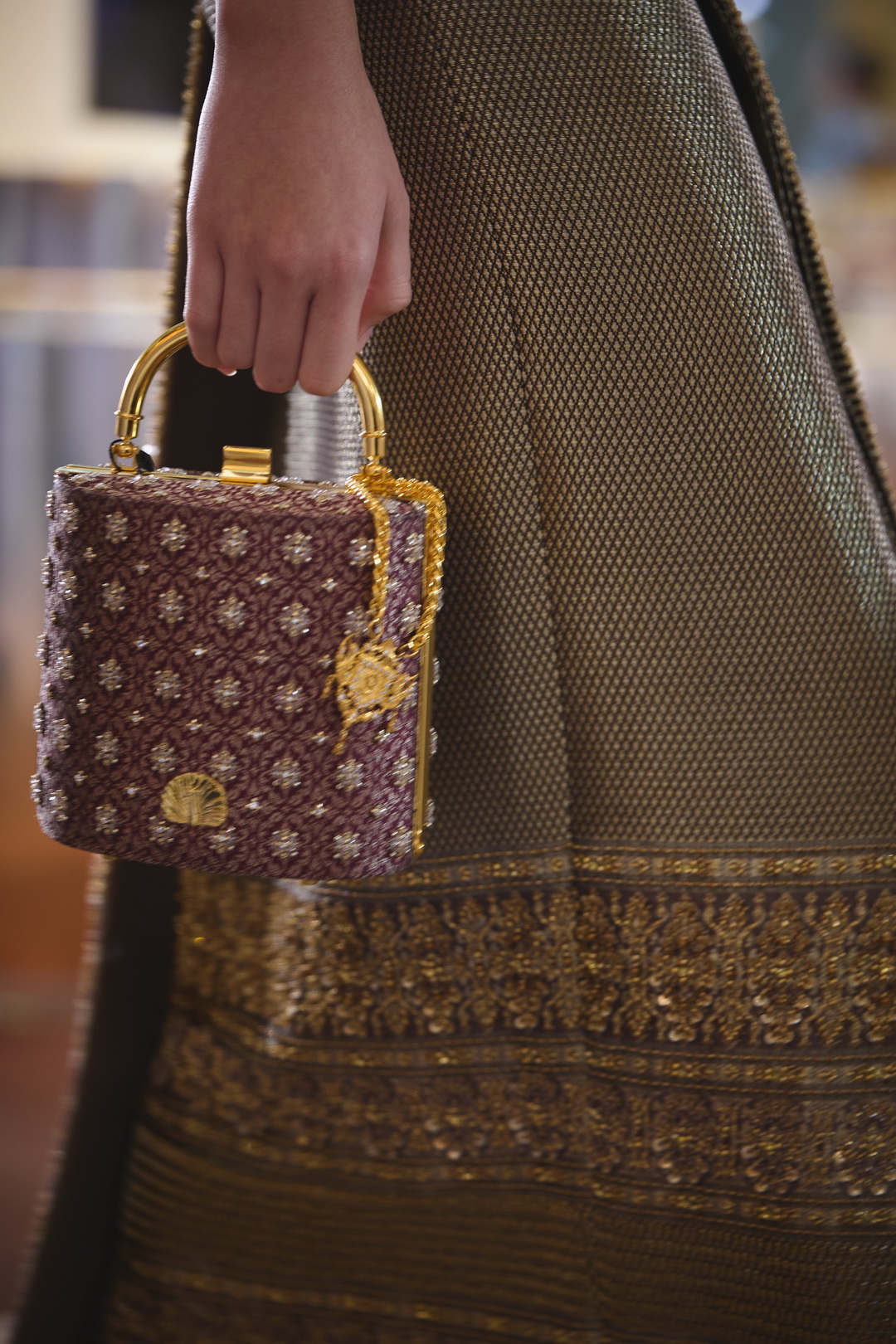 สมเด็จพระเจ้าลูกเธอ เจ้าฟ้าสิริวัณณวรี นารีรัตนราชกัญญา ทรงรับชมแฟชั่นโชว์ภายใต้แนวคิด ‘The Walk of Woven Identities’