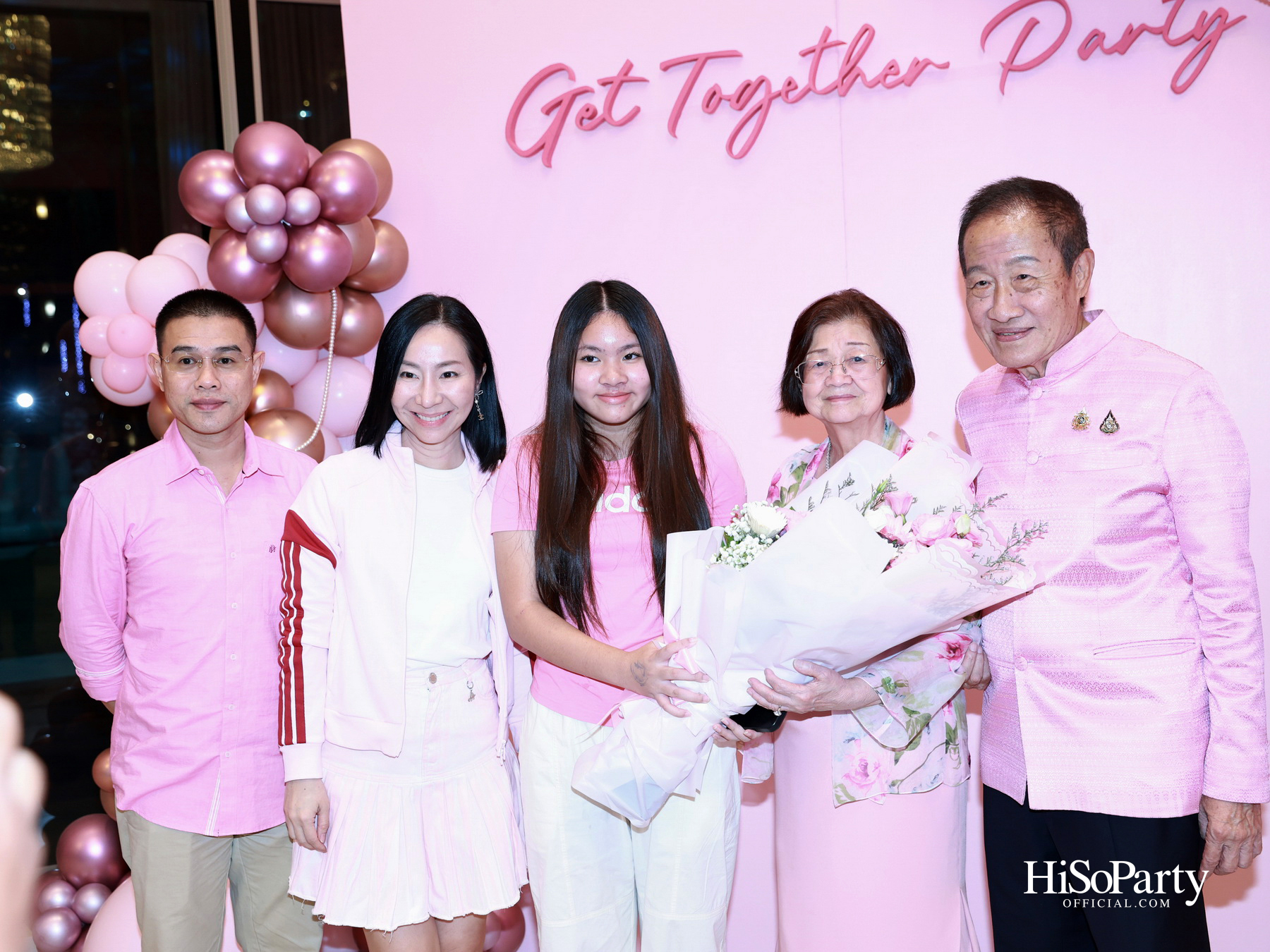 ‘LOVE FOREVER’ ค่ำคืนแห่งความรัก ฉลองวันเกิด ‘คุณสุวิมล มหากิจศิริ’ อย่างอบอุ่นและชื่นมื่น