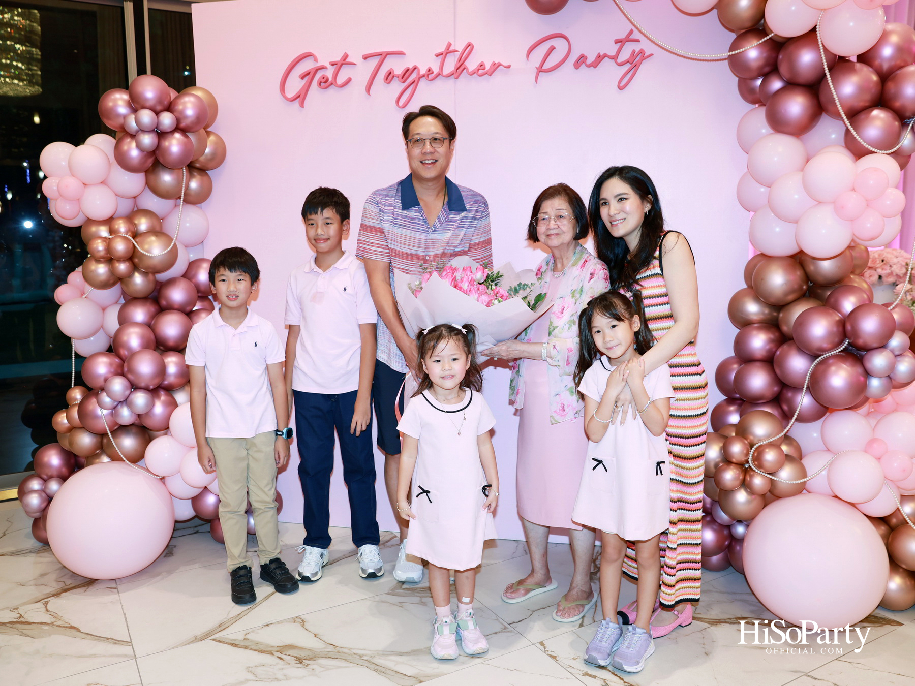 ‘LOVE FOREVER’ ค่ำคืนแห่งความรัก ฉลองวันเกิด ‘คุณสุวิมล มหากิจศิริ’ อย่างอบอุ่นและชื่นมื่น