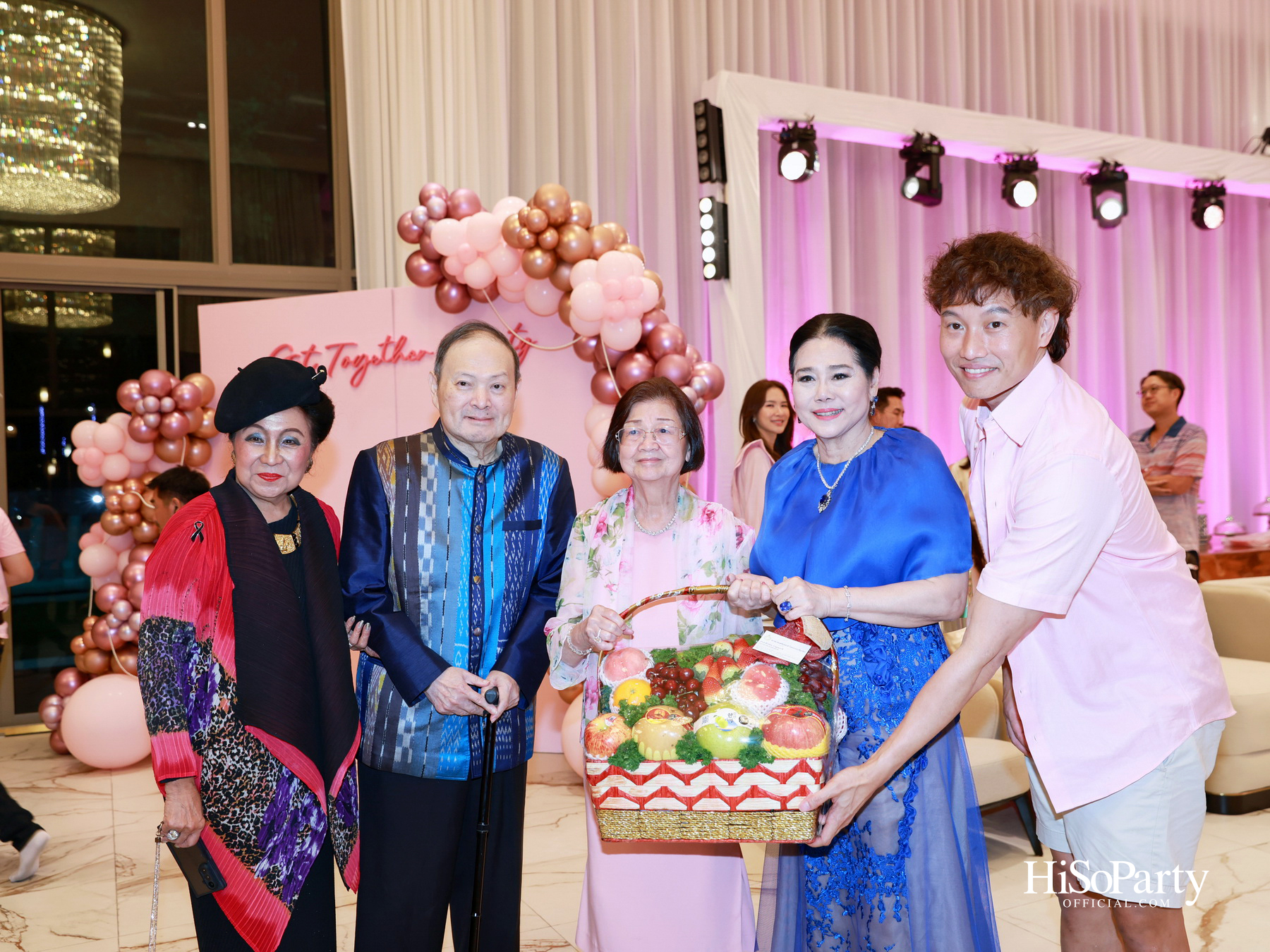 ‘LOVE FOREVER’ ค่ำคืนแห่งความรัก ฉลองวันเกิด ‘คุณสุวิมล มหากิจศิริ’ อย่างอบอุ่นและชื่นมื่น