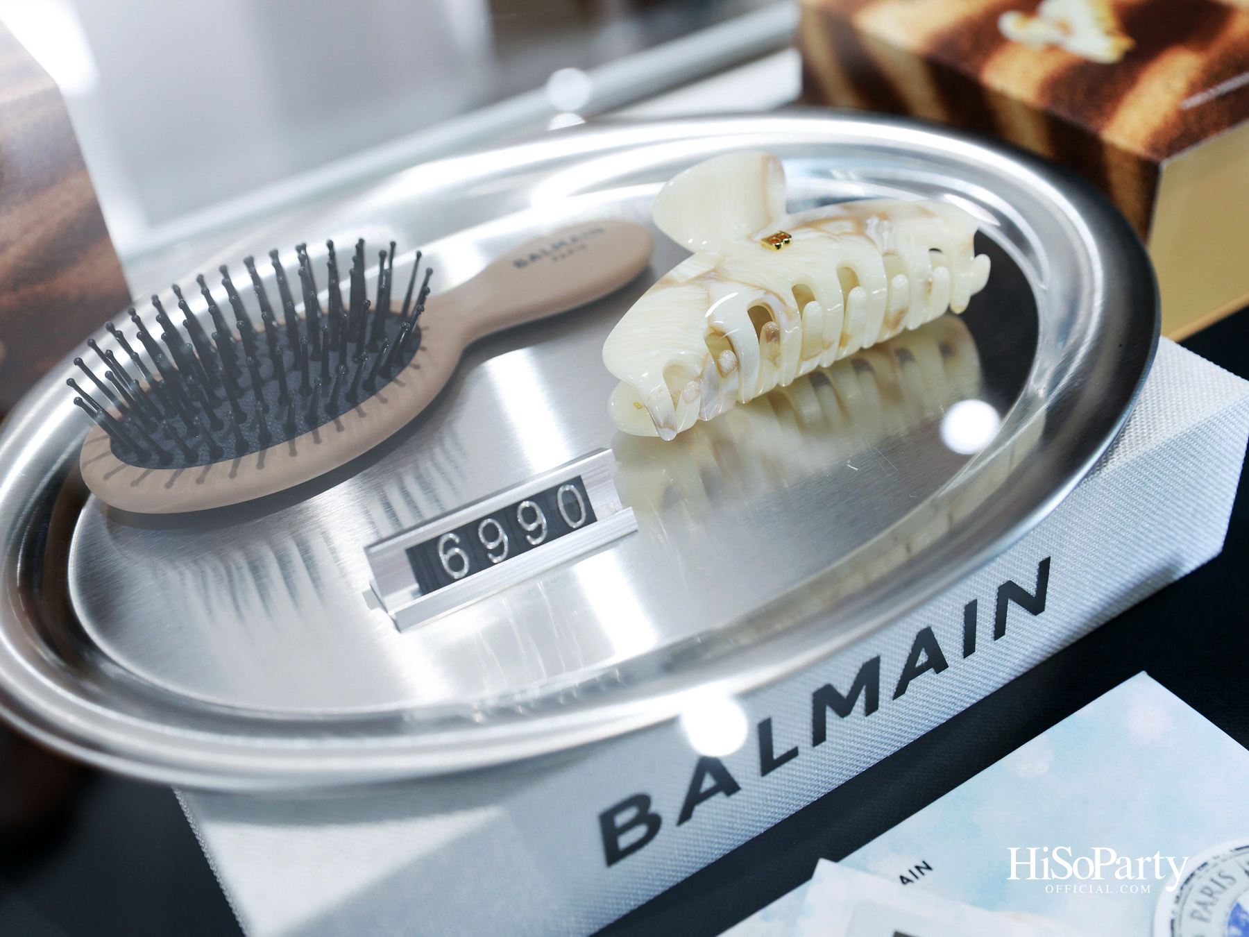 BALMAIN HAIR เปิดป็อปอัพ ‘BALMAIN HAIR VOYAGE’ ชวนสัมผัสโลกแห่งแฮร์กูตูร์ พร้อมอัปเดตคอลเลกชัน ‘LOCKS OF GOLD’