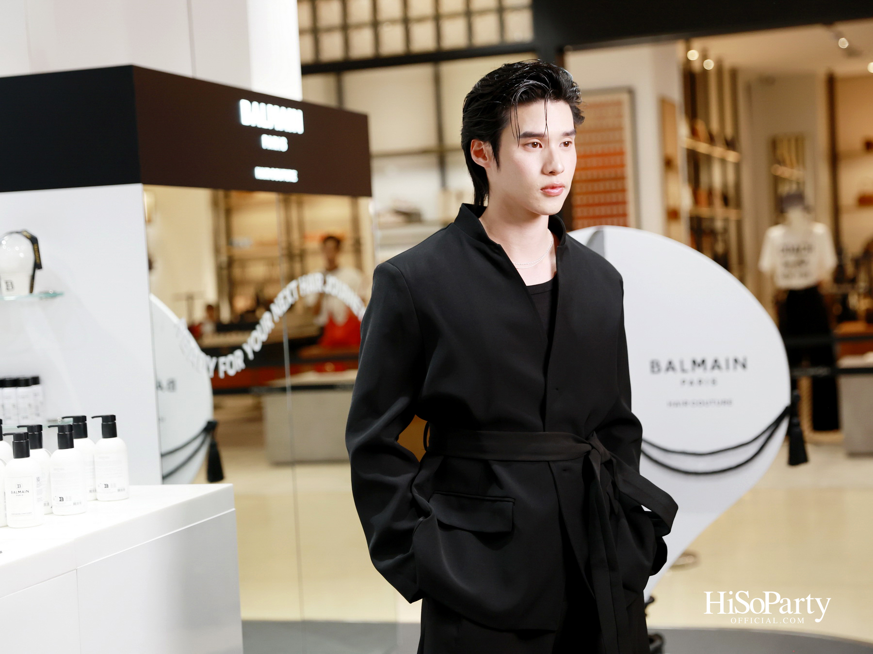 BALMAIN HAIR เปิดป็อปอัพ ‘BALMAIN HAIR VOYAGE’ ชวนสัมผัสโลกแห่งแฮร์กูตูร์ พร้อมอัปเดตคอลเลกชัน ‘LOCKS OF GOLD’
