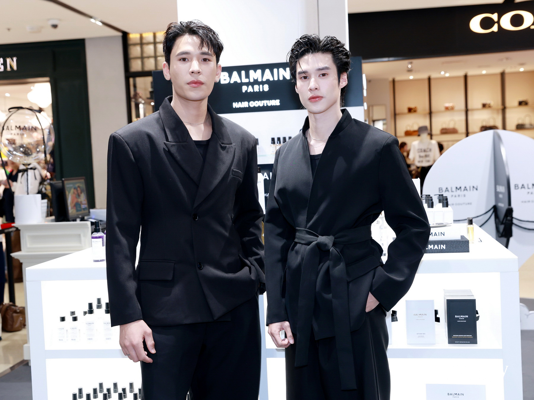 BALMAIN HAIR เปิดป็อปอัพ ‘BALMAIN HAIR VOYAGE’ ชวนสัมผัสโลกแห่งแฮร์กูตูร์ พร้อมอัปเดตคอลเลกชัน ‘LOCKS OF GOLD’