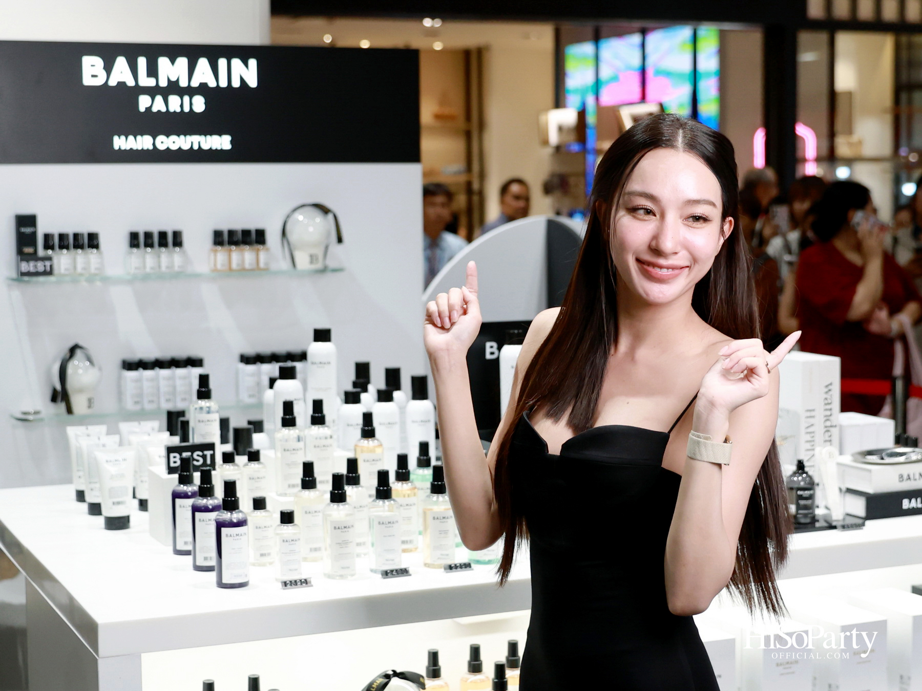 BALMAIN HAIR เปิดป็อปอัพ ‘BALMAIN HAIR VOYAGE’ ชวนสัมผัสโลกแห่งแฮร์กูตูร์ พร้อมอัปเดตคอลเลกชัน ‘LOCKS OF GOLD’