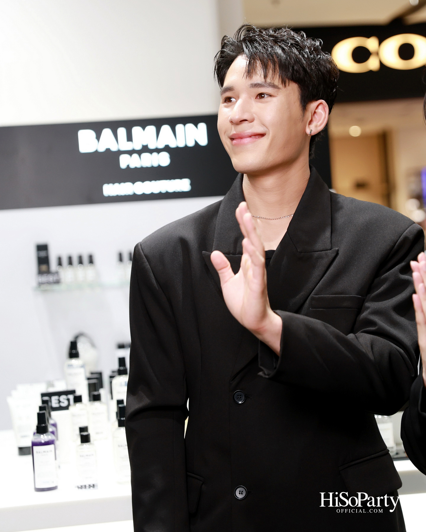 BALMAIN HAIR เปิดป็อปอัพ ‘BALMAIN HAIR VOYAGE’ ชวนสัมผัสโลกแห่งแฮร์กูตูร์ พร้อมอัปเดตคอลเลกชัน ‘LOCKS OF GOLD’