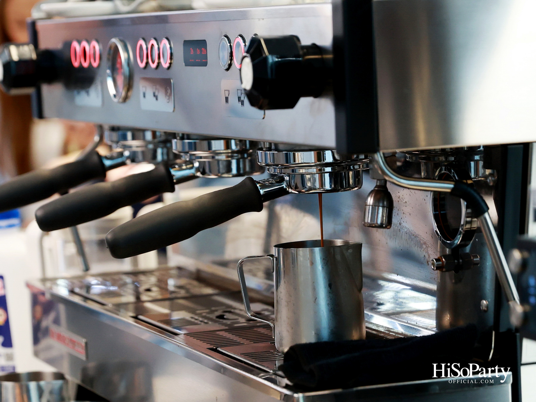 Blue Bottle Coffee เปิด Full-Experience Flagship Café แห่งแรกในประเทศไทย ณ EMQUARTIER