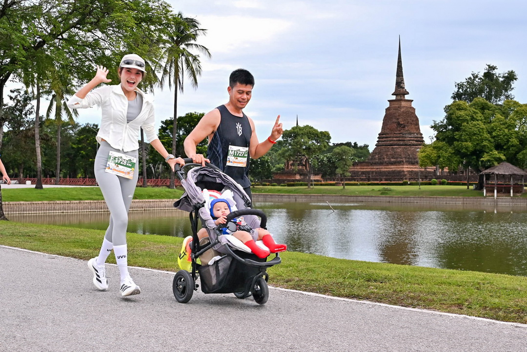 นักวิ่งกว่า 2,000 คน ร่วมพิชิตเส้นชัยเมืองมรดกโลกใน ‘บางกอกแอร์เวย์ส สุโขทัย ฮาล์ฟ มาราธอน 2026’