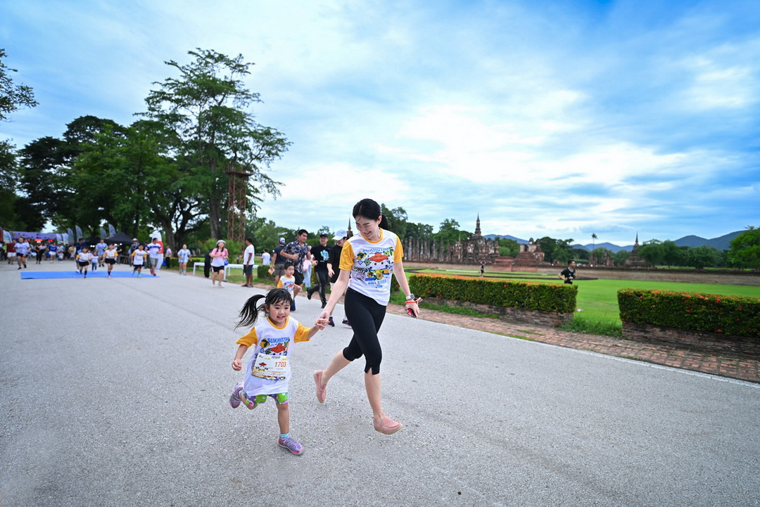 นักวิ่งกว่า 2,000 คน ร่วมพิชิตเส้นชัยเมืองมรดกโลกใน ‘บางกอกแอร์เวย์ส สุโขทัย ฮาล์ฟ มาราธอน 2026’