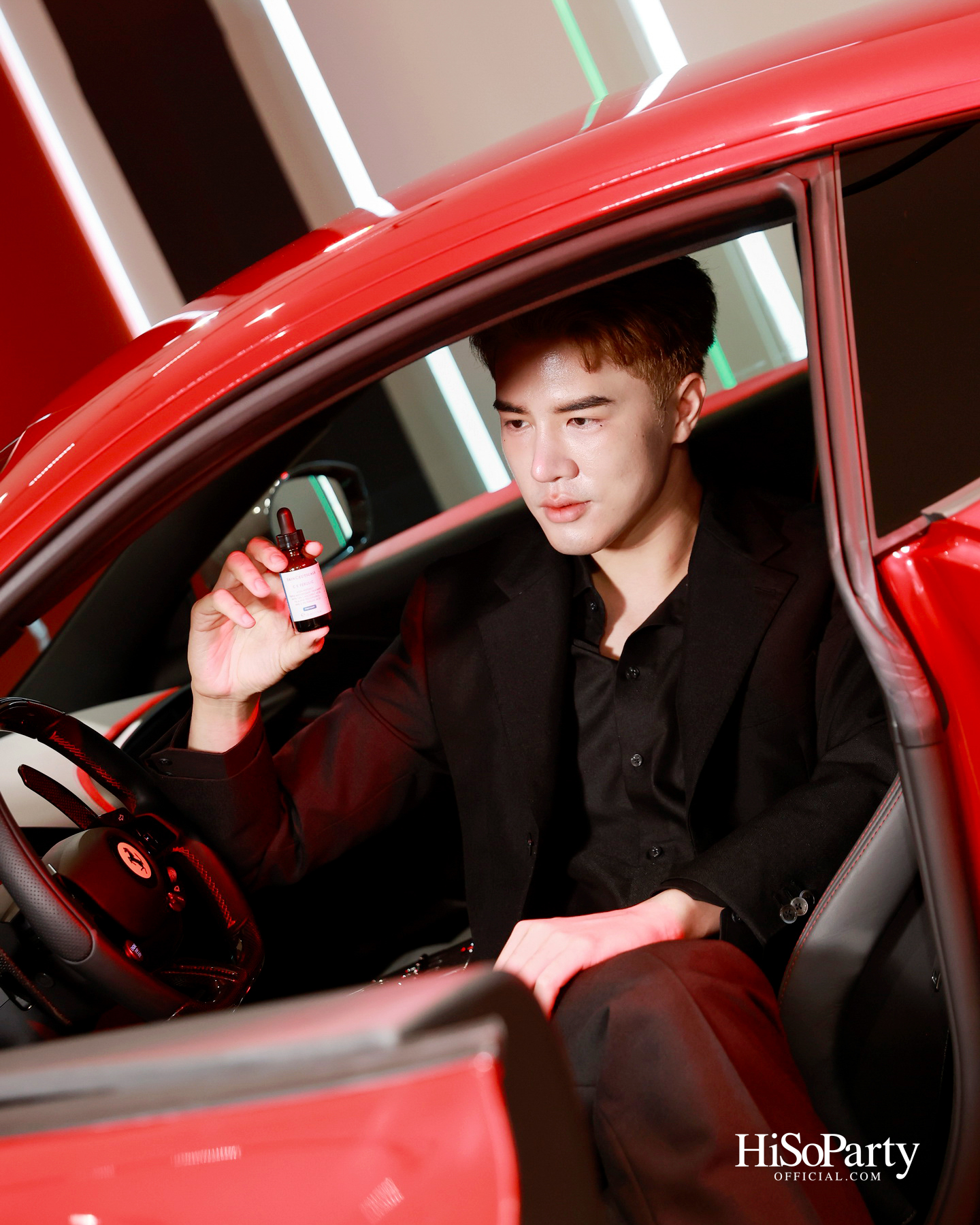 SkinCeuticals จับมือ Scuderia Ferrari HP ประกาศความร่วมมือระยะยาว พร้อม อาโป–ณัฐวิญญ์ ร่วมถ่ายทอดโลกแห่งบิวตี้และความเร็ว