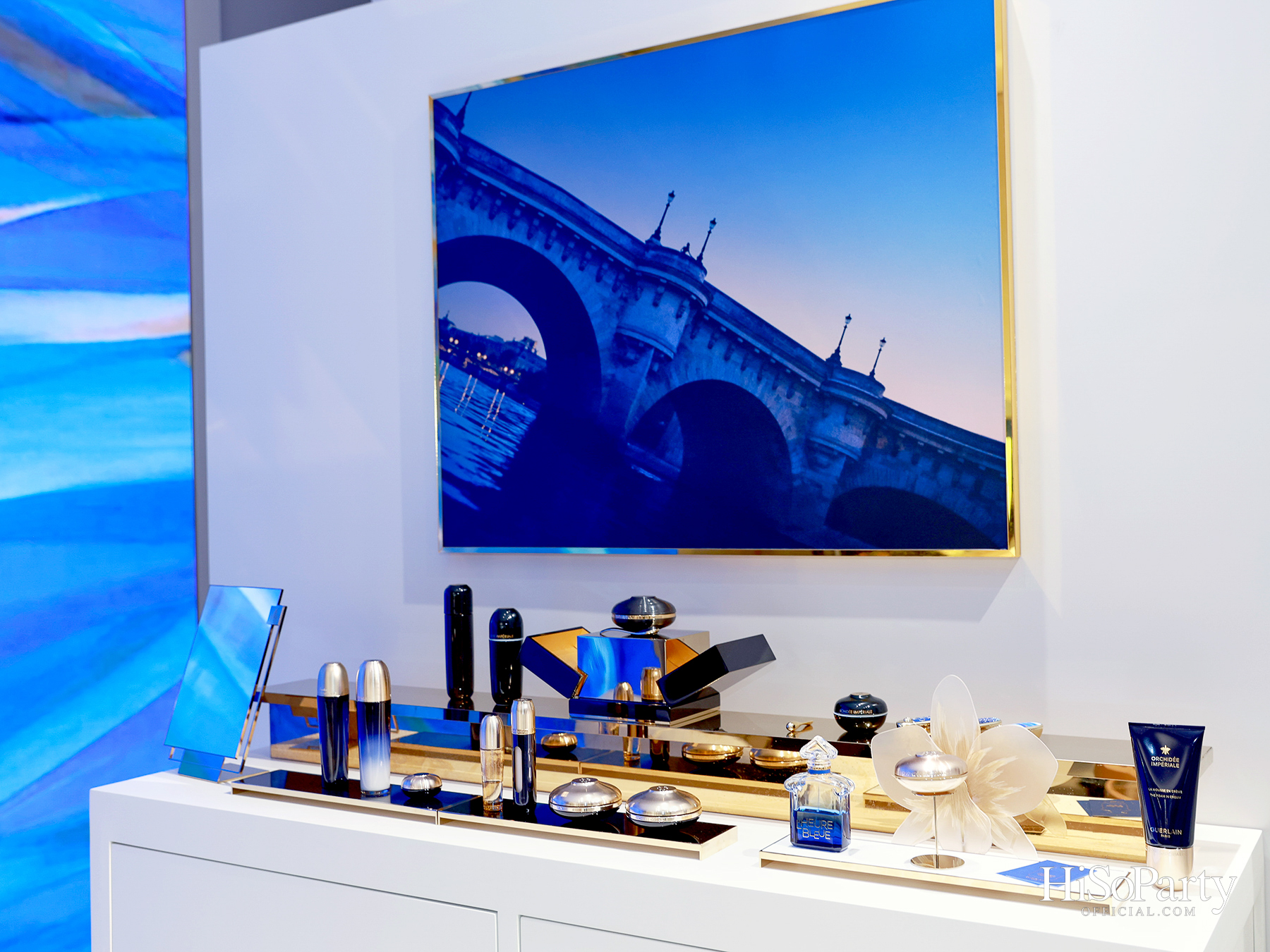 GUERLAIN เผยโฉม ‘L’HEURE BLEUE’ น้ำหอมบทใหม่ สานต่อแรงบันดาลใจจากตำนานปี 1912 ผ่านห้วงอารมณ์แห่ง ‘BLUE HOUR’