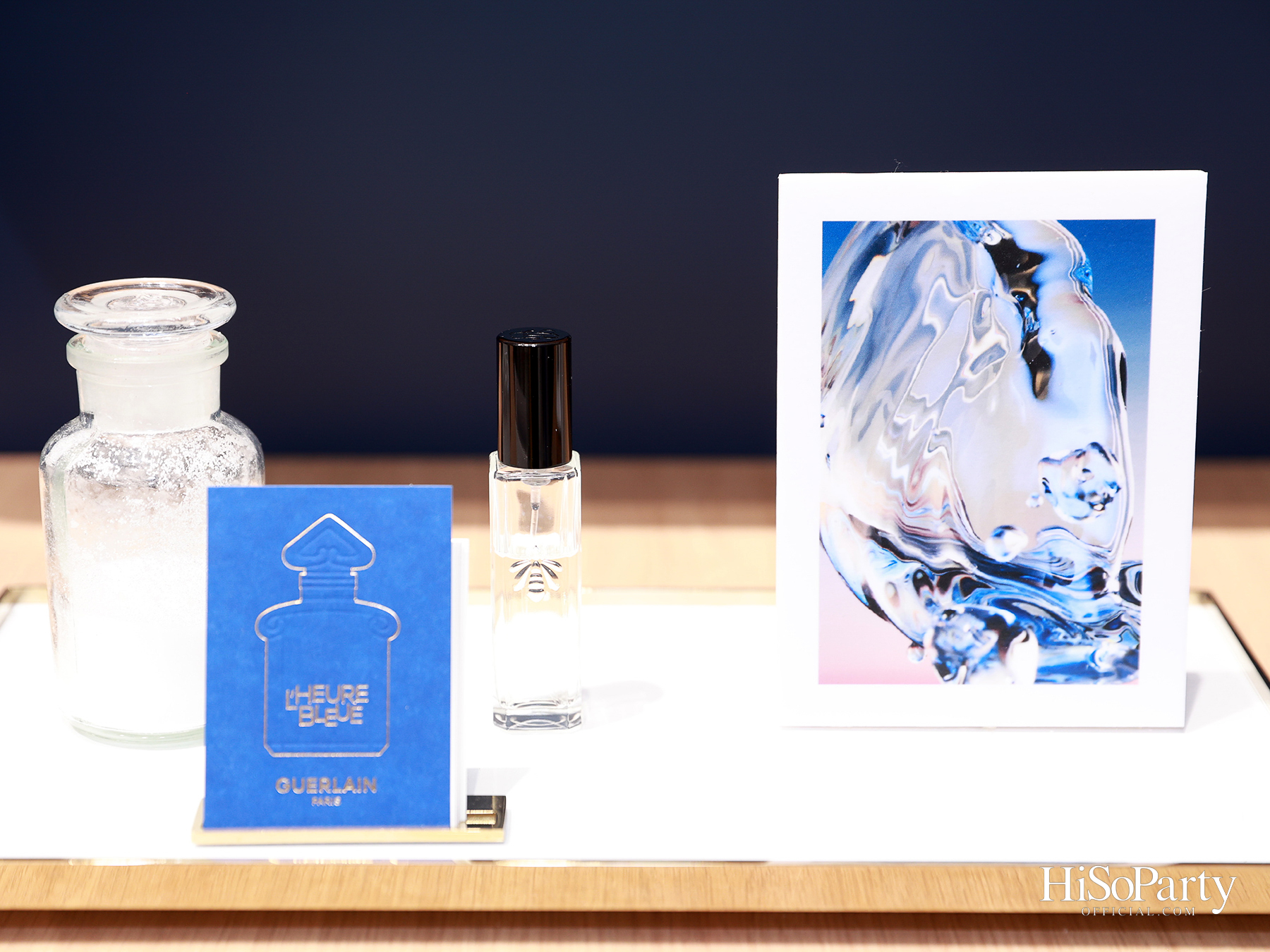 GUERLAIN เผยโฉม ‘L’HEURE BLEUE’ น้ำหอมบทใหม่ สานต่อแรงบันดาลใจจากตำนานปี 1912 ผ่านห้วงอารมณ์แห่ง ‘BLUE HOUR’
