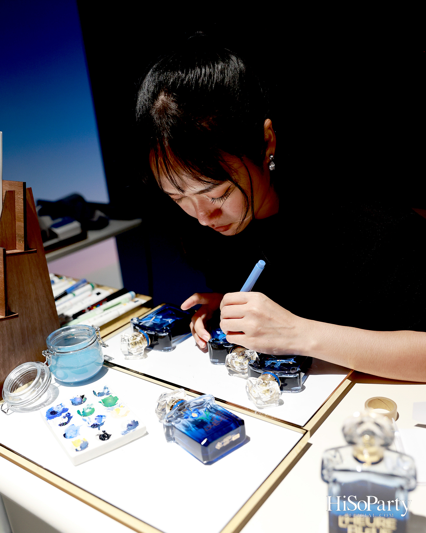 GUERLAIN เผยโฉม ‘L’HEURE BLEUE’ น้ำหอมบทใหม่ สานต่อแรงบันดาลใจจากตำนานปี 1912 ผ่านห้วงอารมณ์แห่ง ‘BLUE HOUR’