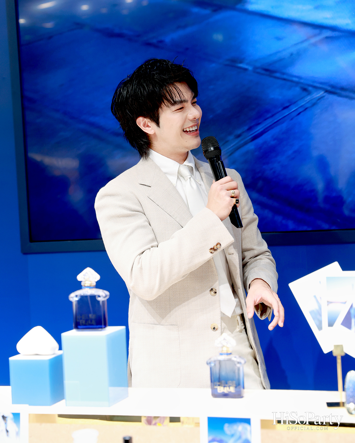 GUERLAIN เผยโฉม ‘L’HEURE BLEUE’ น้ำหอมบทใหม่ สานต่อแรงบันดาลใจจากตำนานปี 1912 ผ่านห้วงอารมณ์แห่ง ‘BLUE HOUR’