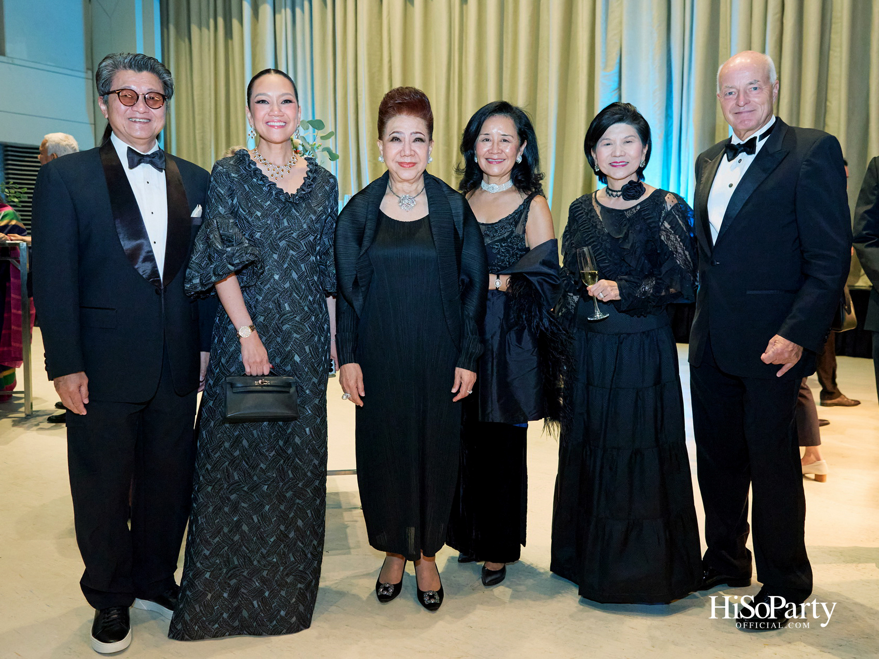 พระบาทสมเด็จพระเจ้าอยู่หัว และสมเด็จพระนางเจ้าฯ พระบรมราชินี เสด็จฯ ทอดพระเนตรบัลเลต์ ‘โรมิโอ แอนด์ จูเลียต’
