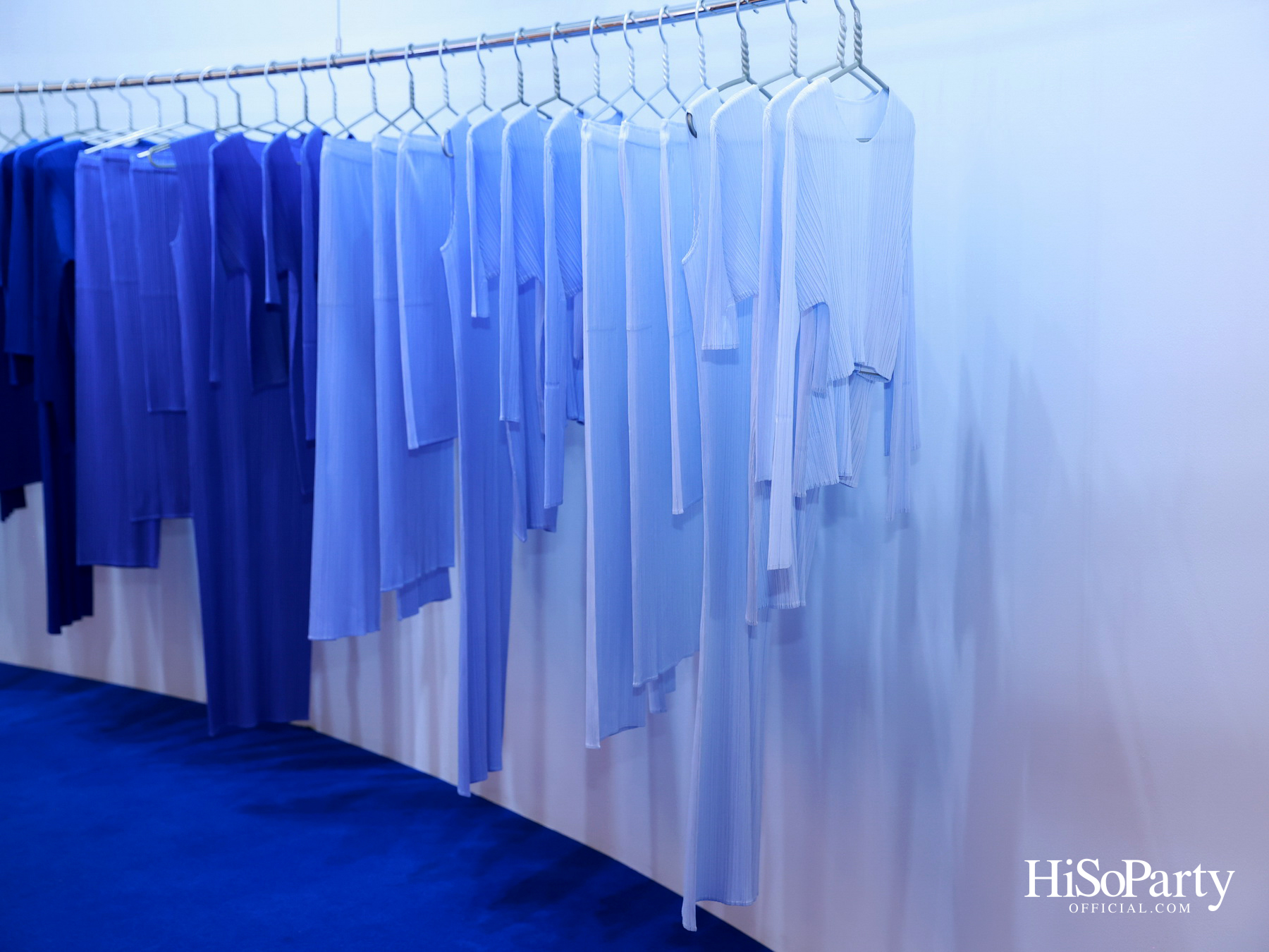 PLEATS PLEASE ISSEY MIYAKE เปิดตัว Pop-up ซีรีส์พิเศษ ‘AZURE COLORS’