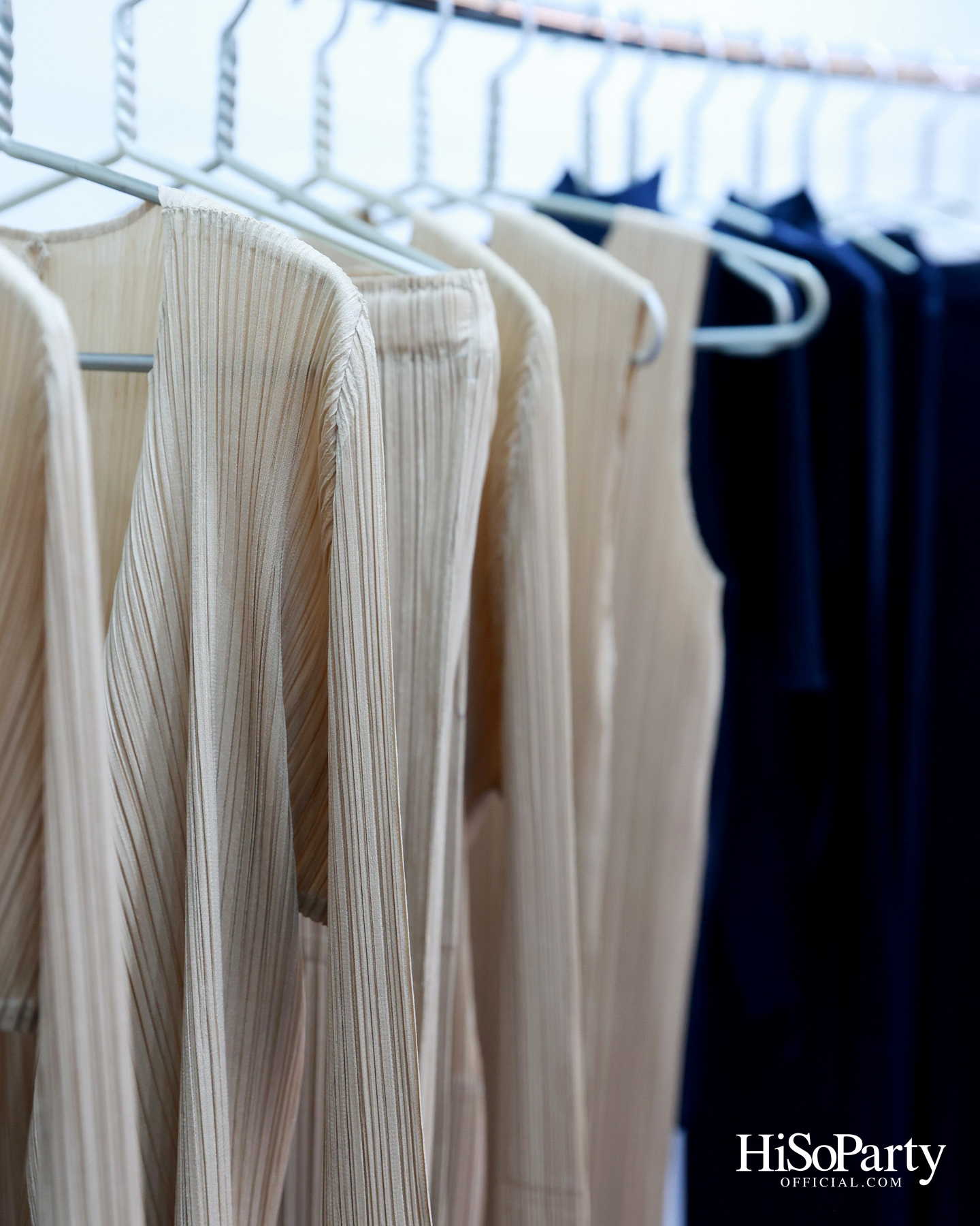 PLEATS PLEASE ISSEY MIYAKE เปิดตัว Pop-up ซีรีส์พิเศษ ‘AZURE COLORS’