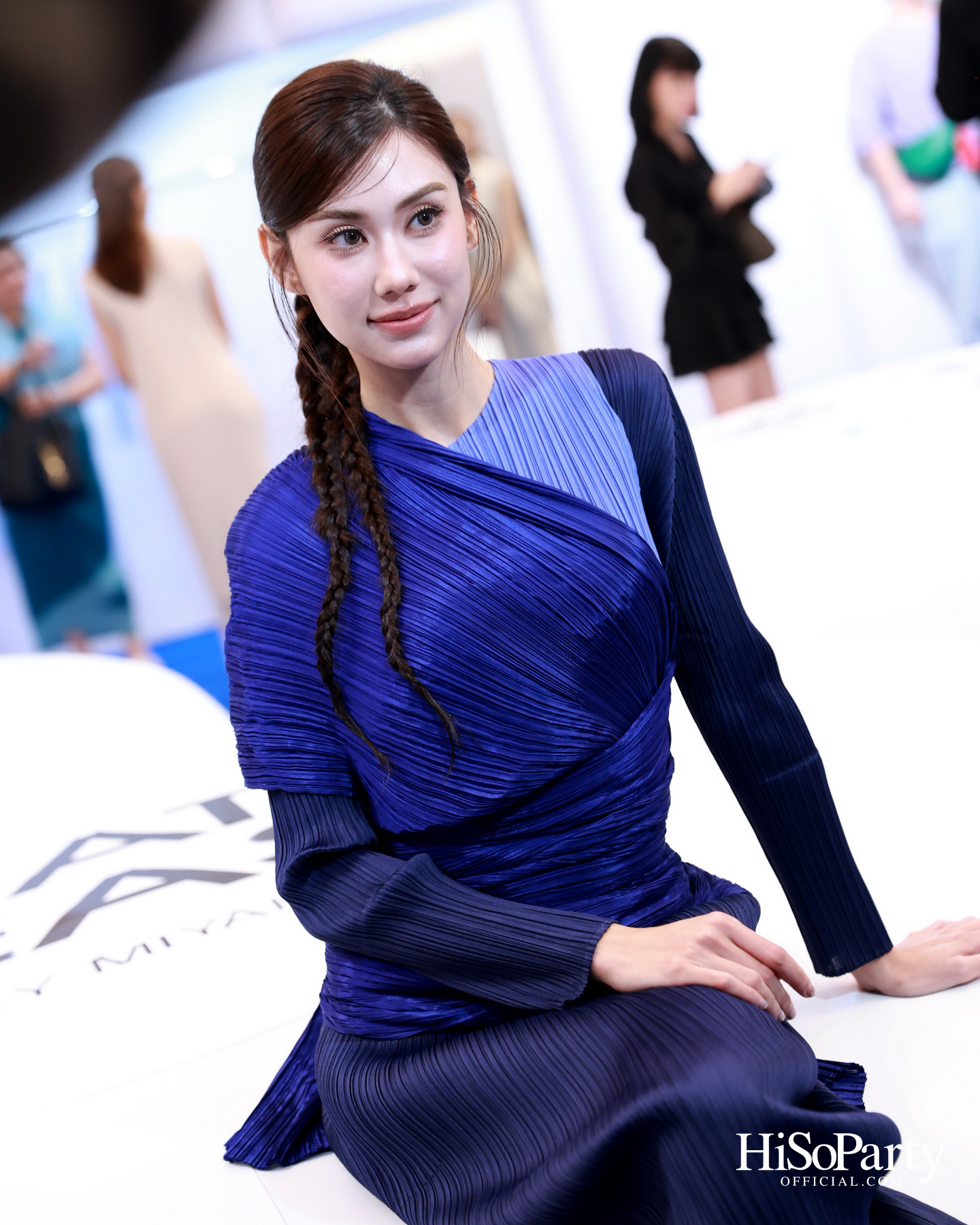 PLEATS PLEASE ISSEY MIYAKE