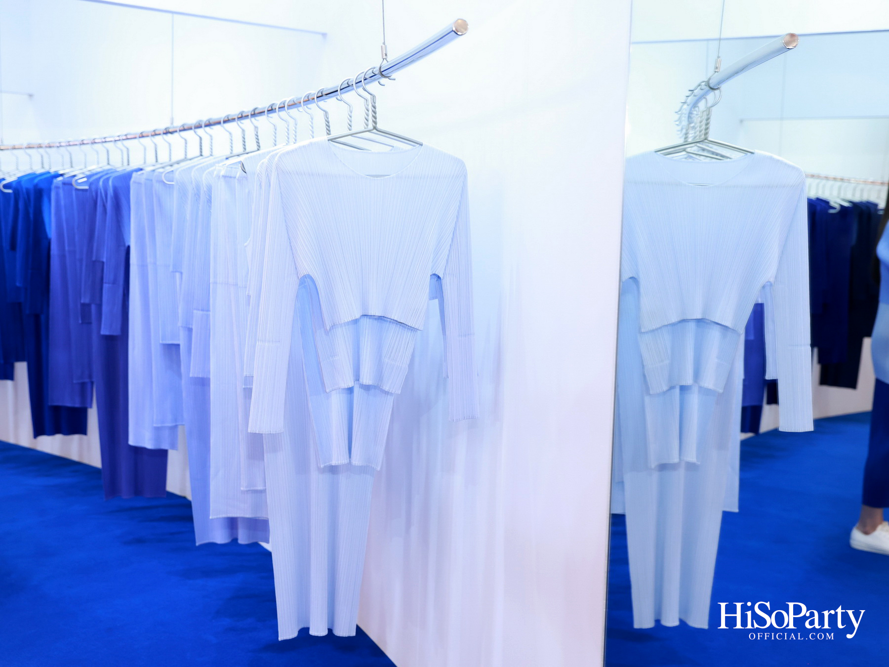 PLEATS PLEASE ISSEY MIYAKE