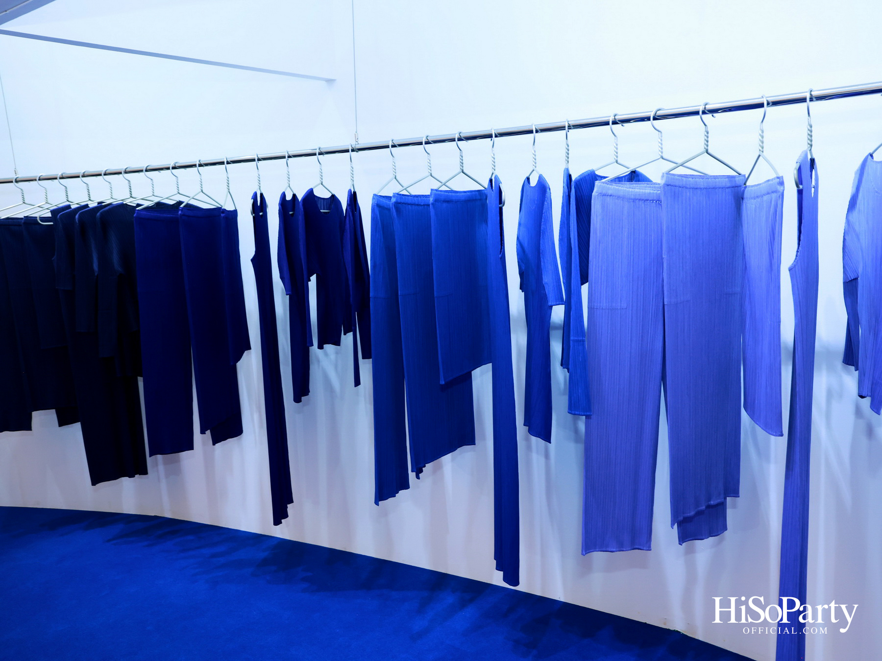 PLEATS PLEASE ISSEY MIYAKE เปิดตัว Pop-up ซีรีส์พิเศษ ‘AZURE COLORS’