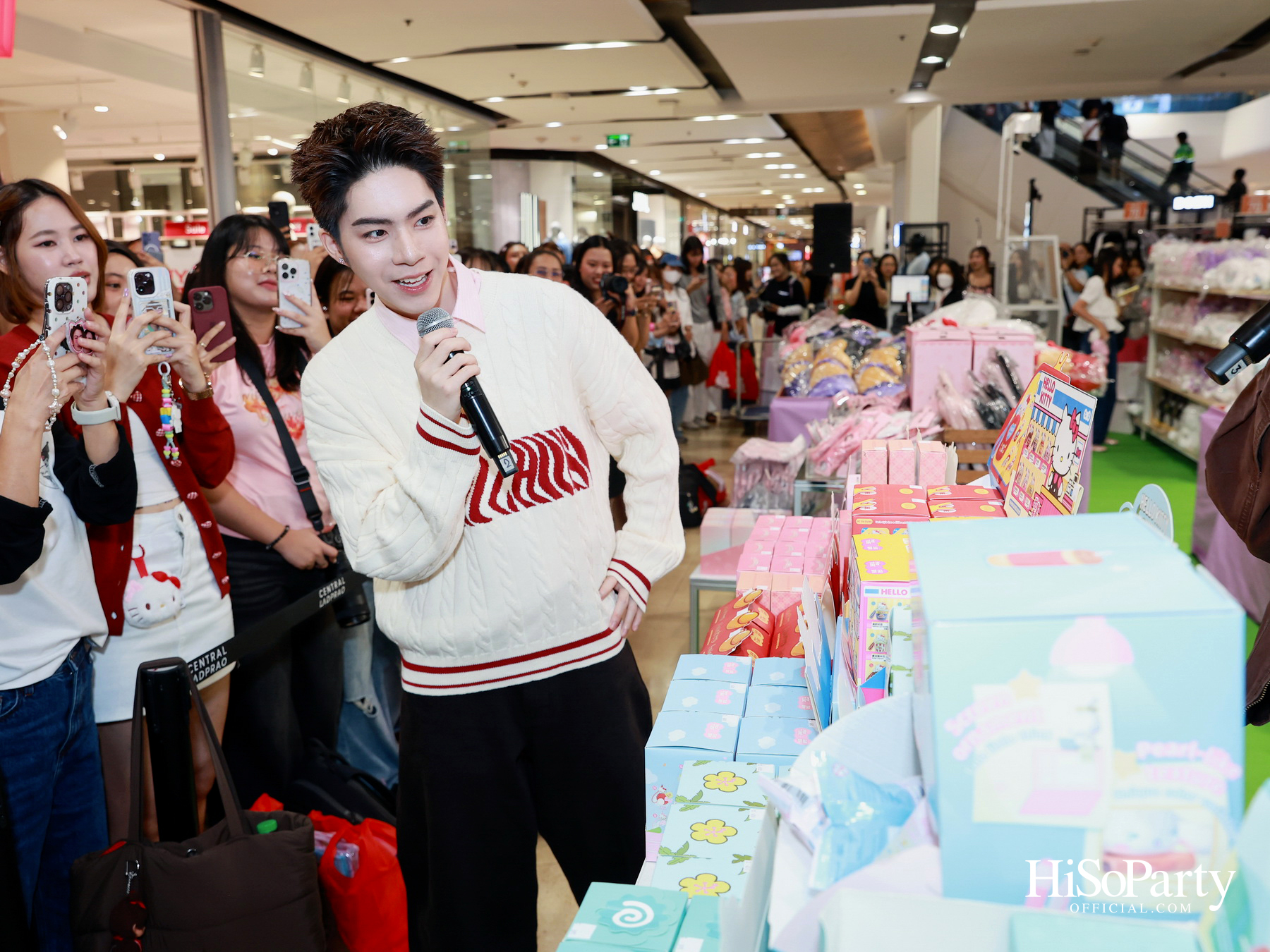 CENTRAL SANRIO CHARACTERS FAIR 2026 เปิดโลกแห่งความน่ารัก พร้อม เน็ต–สิรภพ และ เจเจ–รัชพล ร่วมเติมเต็ม ‘ช่อดอกไม้แห่งความสุข’