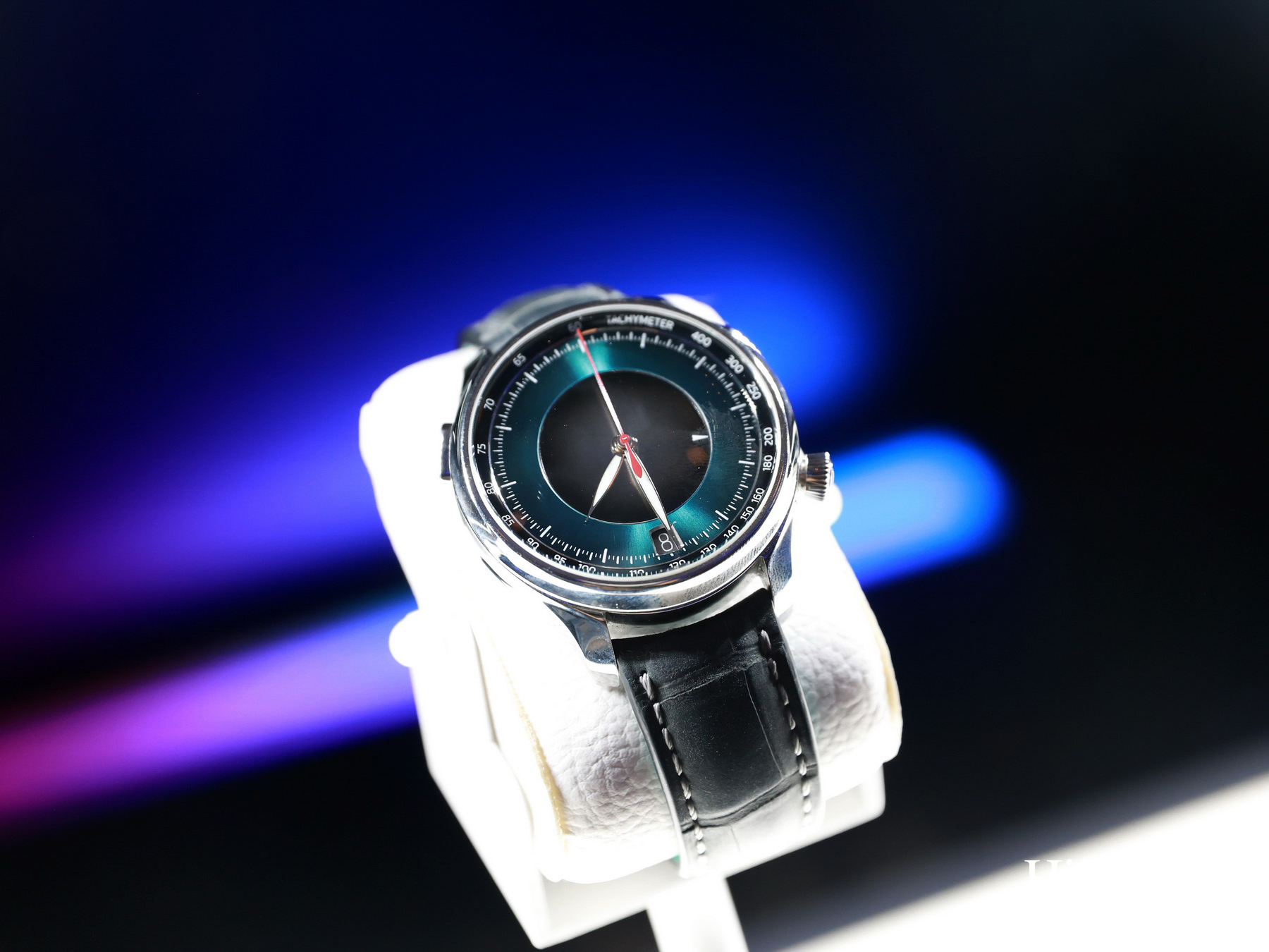 H. Moser & Cie. จับมือ Reebok เปิดตัว Streamliner Pump เรือนเวลาสุดสร้างสรรค์ครั้งแรกในประเทศไทย