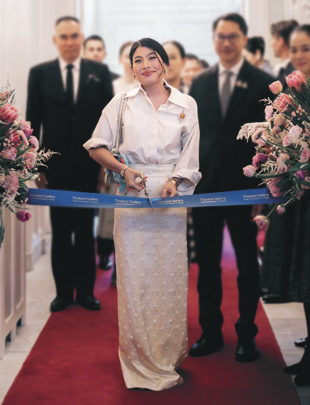 กระทรวงมหาดไทยจัดทำหนังสือเฉลิมพระเกียรติ 40 พรรษา ‘นารีรัตน์หัตถศิลป์’ ถ่ายทอดพระกรณียกิจ เจ้าฟ้าสิริวัณณวรีฯ ด้านผ้าไทยและหัตถศิลป์