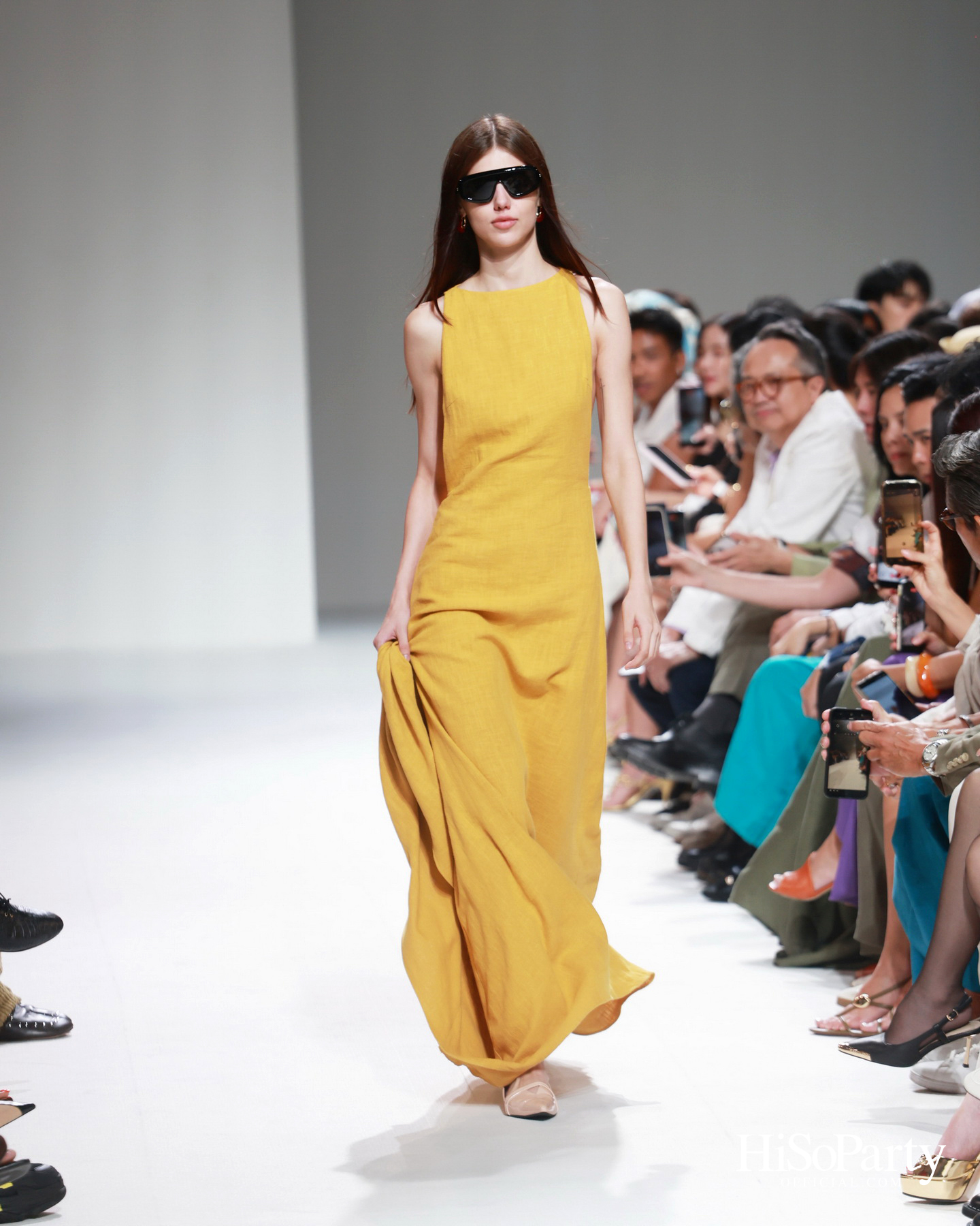 37°C Thirty-seven degrees Celsius นำเสนอคอลเลกชัน ‘LATITUDE 13.7° NORTH’ บนรันเวย์ BIFW2026