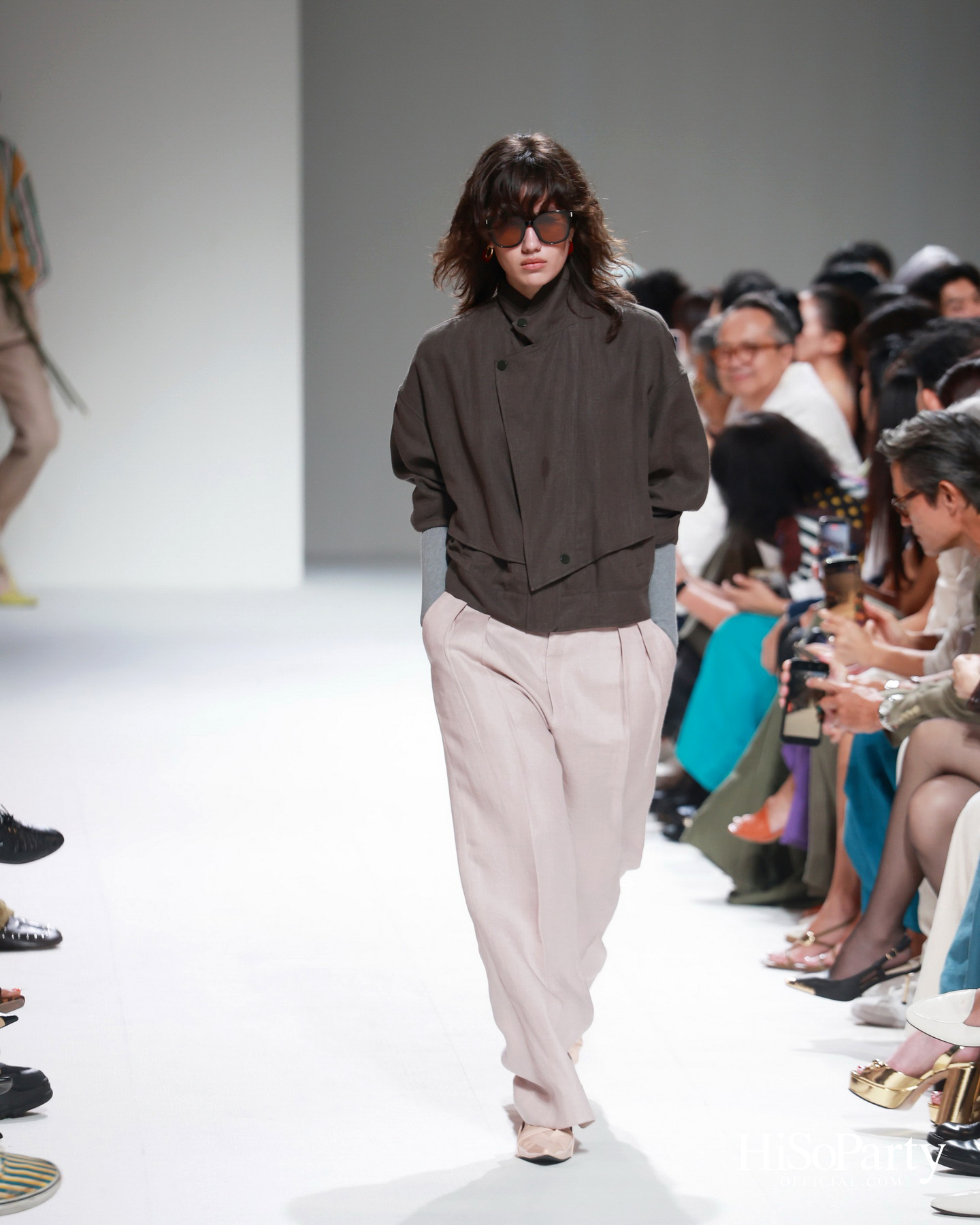 37°C Thirty-seven degrees Celsius นำเสนอคอลเลกชัน ‘LATITUDE 13.7° NORTH’ บนรันเวย์ BIFW2026