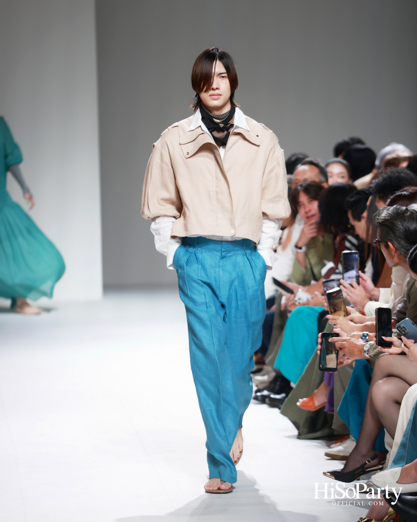 37°C Thirty-seven degrees Celsius นำเสนอคอลเลกชัน ‘LATITUDE 13.7° NORTH’ บนรันเวย์ BIFW2026