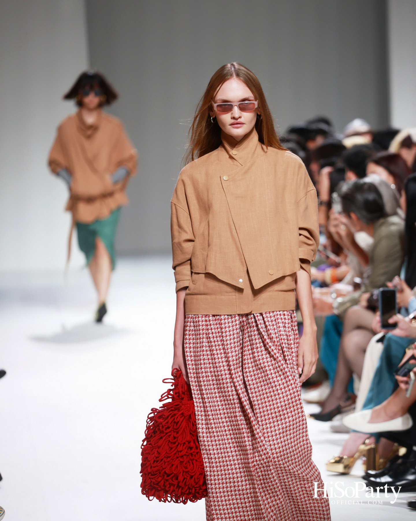 37°C Thirty-seven degrees Celsius นำเสนอคอลเลกชัน ‘LATITUDE 13.7° NORTH’ บนรันเวย์ BIFW2026