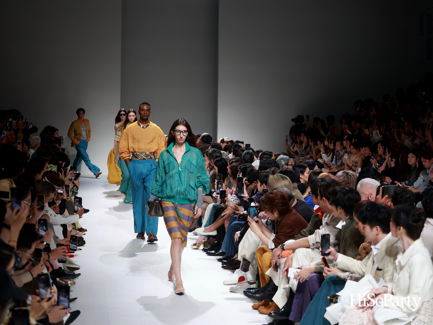 37°C Thirty-seven degrees Celsius นำเสนอคอลเลกชัน ‘LATITUDE 13.7° NORTH’ บนรันเวย์ BIFW2026