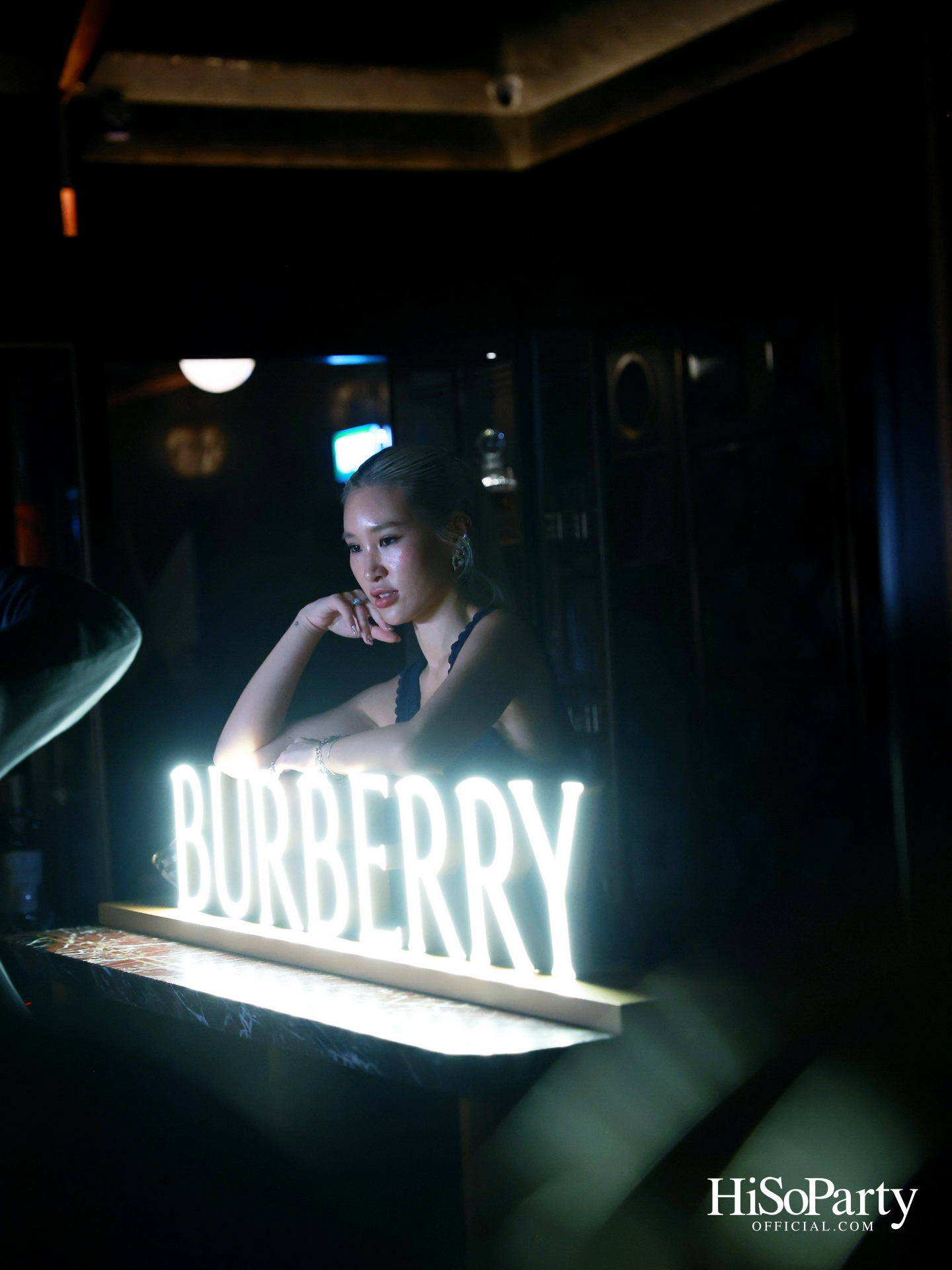 BURBERRY WINTER 26 — AN EVENING AFTER DARK ค่ำคืนพิเศษที่ผสานแฟชั่นและเสียงดนตรี ณ Lennon’s, Rosewood Bangkok