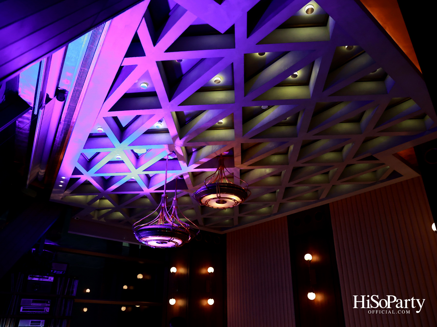 BURBERRY WINTER 26 — AN EVENING AFTER DARK ค่ำคืนพิเศษที่ผสานแฟชั่นและเสียงดนตรี ณ Lennon’s, Rosewood Bangkok