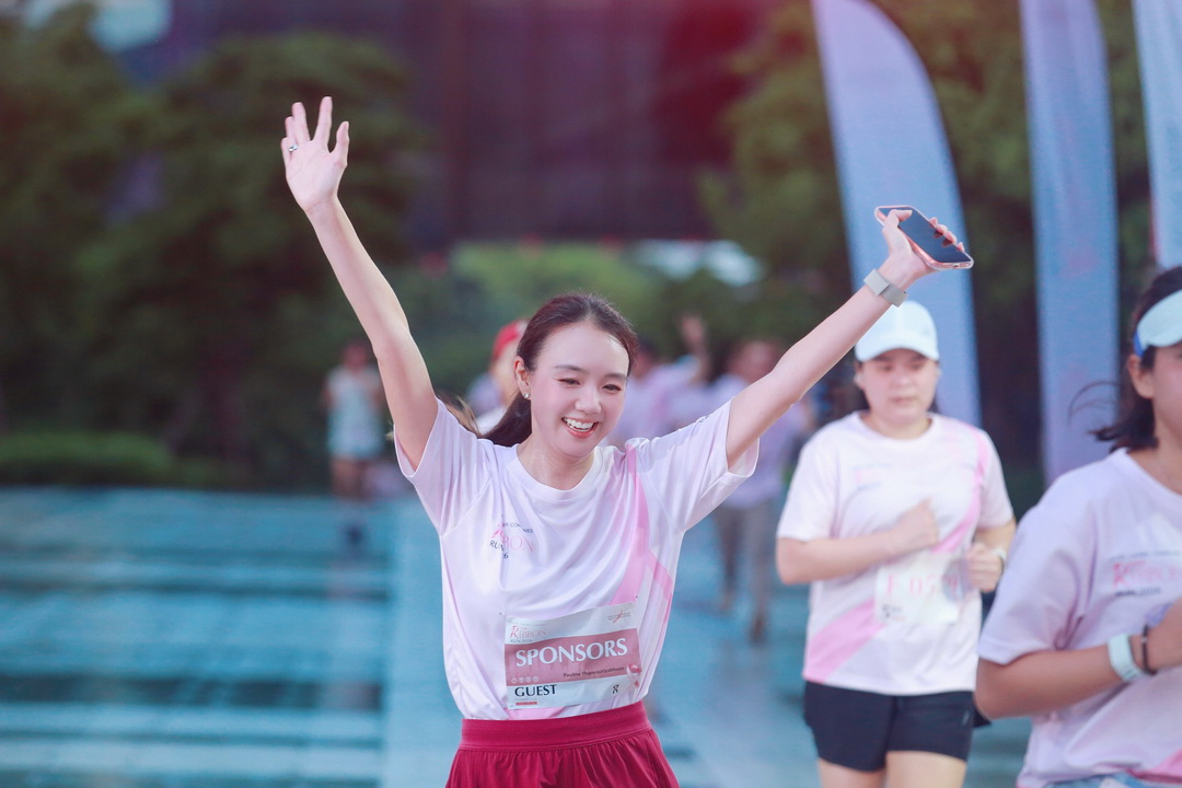 เอสเต ลอเดอร์ คอมพานีส์ จัด ‘Pink Ribbon Run 2026’ รวมพลังคนดังและนักวิ่งกว่า 2,000 คน ต้านมะเร็งเต้านม