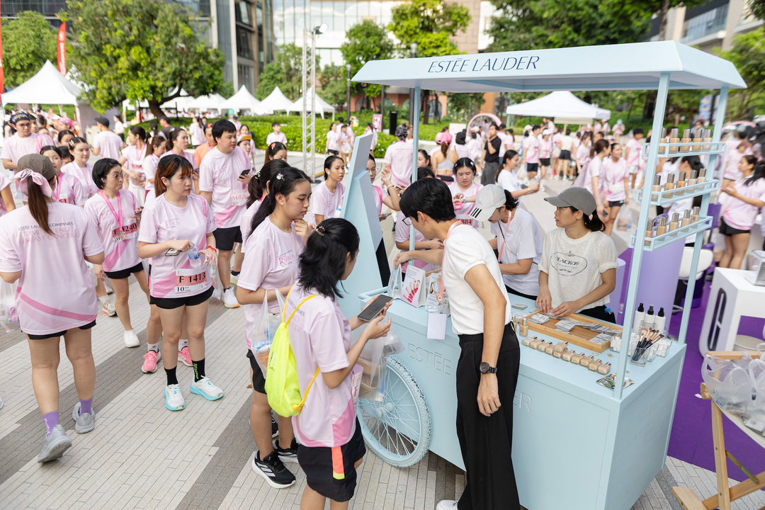 เอสเต ลอเดอร์ คอมพานีส์ จัด ‘Pink Ribbon Run 2026’ รวมพลังคนดังและนักวิ่งกว่า 2,000 คน ต้านมะเร็งเต้านม