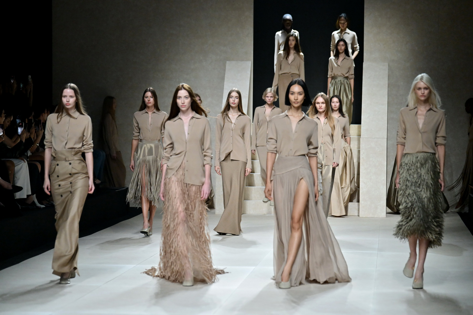 Asava ต้อนรับ Law Roach สไตลิสต์ระดับโลก ร่วมชมแฟชั่นโชว์ ‘A Life In Between’ ในงาน ELLE Fashion Week 2026